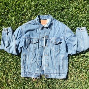 VINTAGE LOVED LEVIS DENIM JACKET SZ L